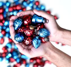 25 Pieces Turquoise and Red Tiny Christmas Ornaments